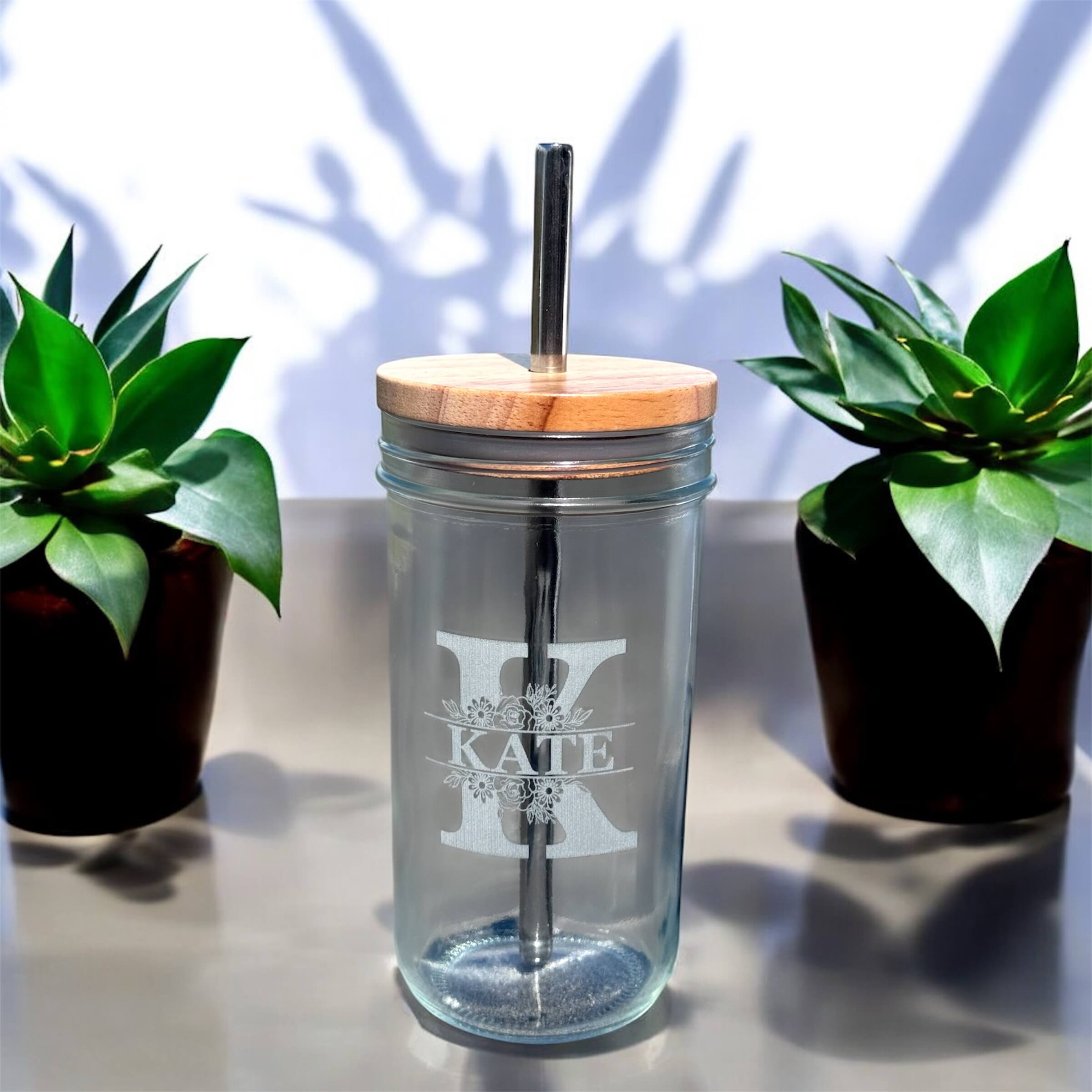 engraved Smoothie glass with wooden lid and stainless steel pipe