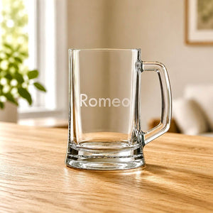 Close-up of personalised beer mug with frosted Romeo name and clear handle