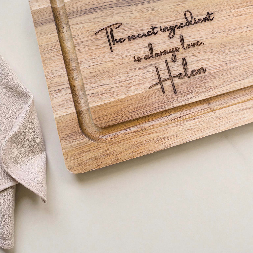 Engraved wooden chopping board with custom quote and name Helen, personalised acacia cutting board ideal for birthdays, Mother’s Day, or housewarming gifts.