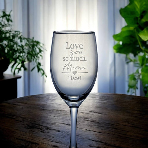 Heartfelt custom designs on Mother's Day wine glass