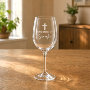 Personalised wine glass with name engraving, ideal as a godparent gift