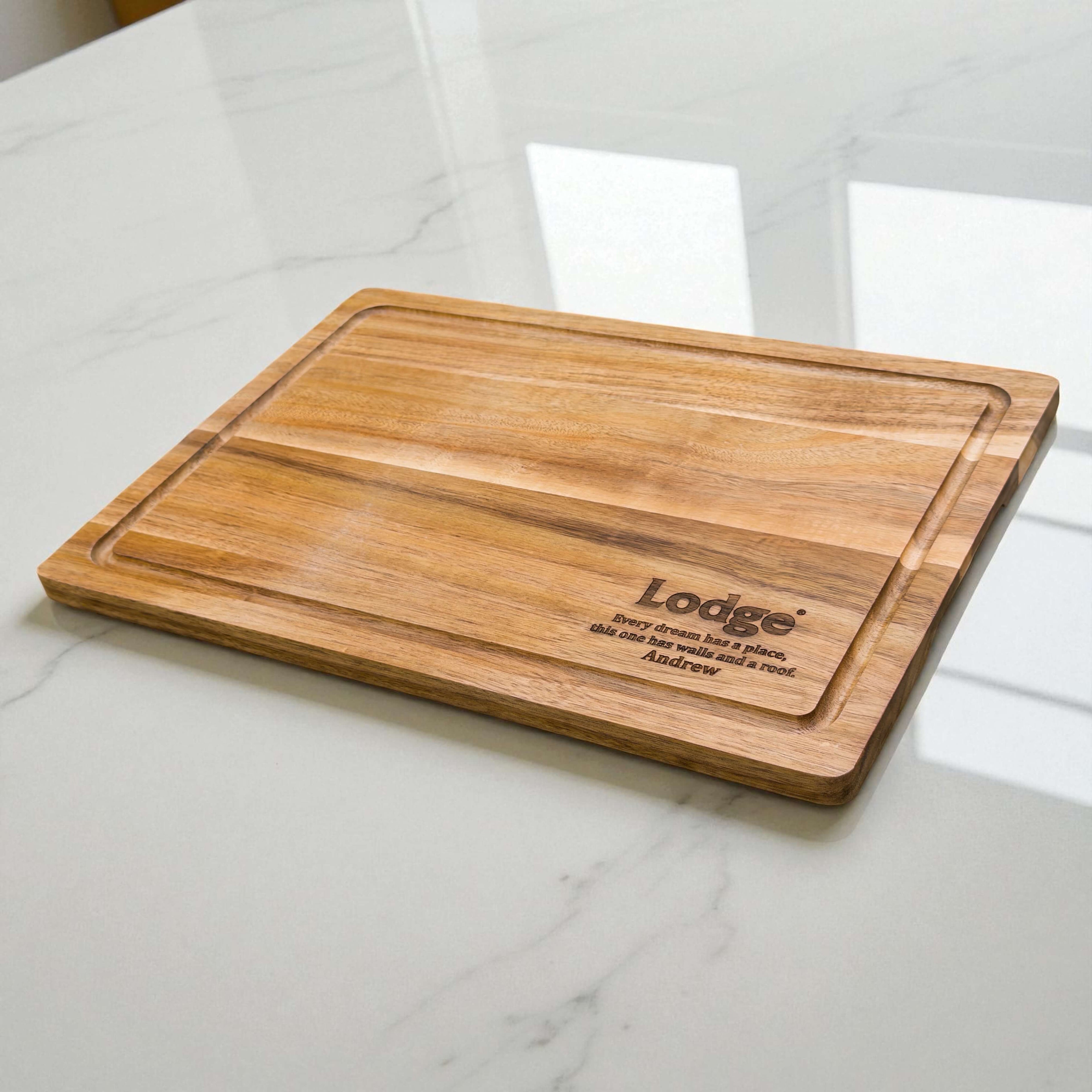 Premium acacia chopping board with engraved logo and custom text, perfect business gift or branded kitchen accessory for clients and employees.
