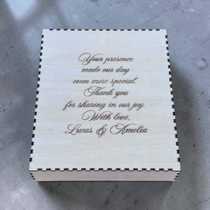 engraved wooden gift box with message from wedding couple
black bridal party flask set engraved with name, best man, couple name and date in wooden gift box